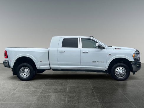 Used 2022 RAM 3500 Limited image 8