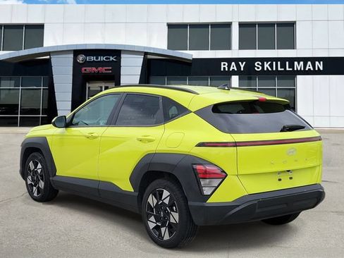Used 2025 Hyundai Kona SEL FWD image 4