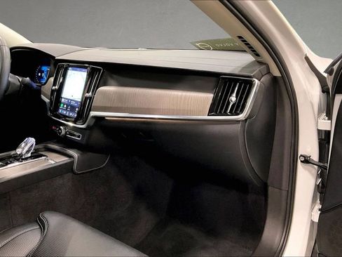 Certified 2023 Volvo S90 B6 Ultimate w/ Protection Package Premier AWD/4WD image 26