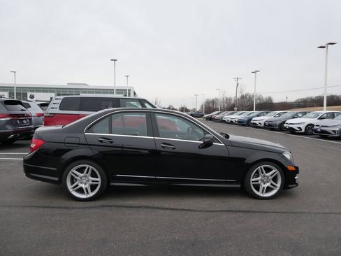 Used 2012 Mercedes-Benz C 300 4MATIC Sedan image 2