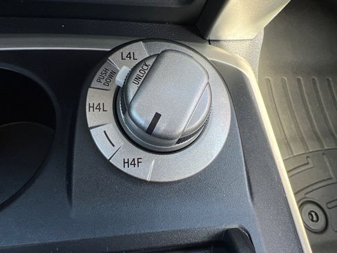 Used 2013 Toyota 4Runner Limited image 23