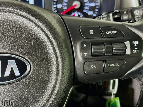 Used 2017 Kia Sorento LX w/ LX Convenience Package image 14