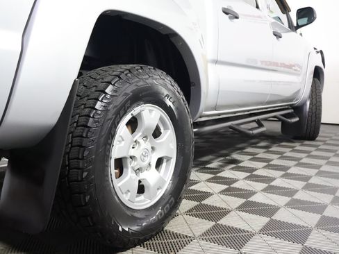 Used 2012 Toyota Tacoma PreRunner w/ TRD Off-Road Pkg RWD image 12