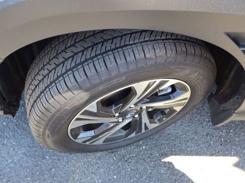 Certified 2025 Subaru Crosstrek 2.5i Premium AWD/4WD image 42