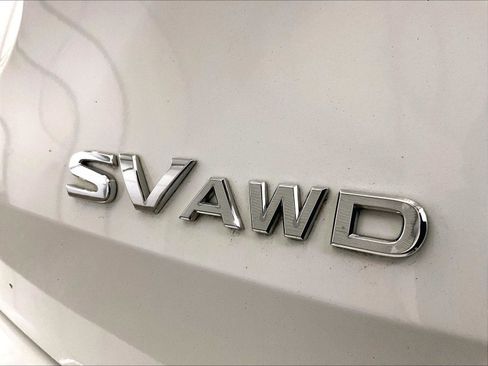 Used 2017 Nissan Rogue SV AWD/4WD image 13