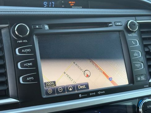 Used 2019 Toyota Highlander SE image 21