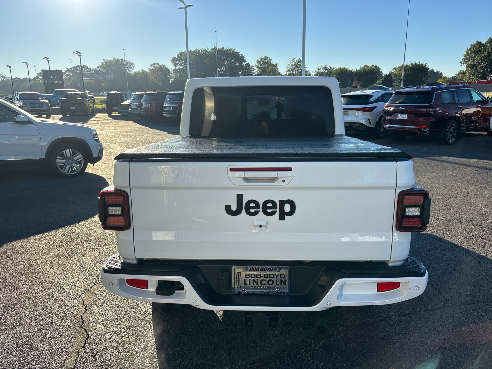 Used 2022 Jeep Gladiator Overland AWD/4WD image 6