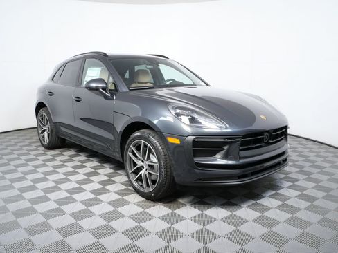 New 2026 Porsche Macan image 25