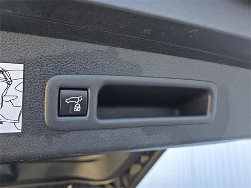 Certified 2023 Toyota Sienna Platinum image 14