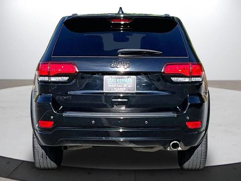 Certified 2022 Jeep Grand Cherokee Laredo X AWD/4WD image 8