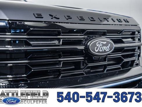 New 2025 Ford Expedition Platinum w/ Stealth Performance Package image 17