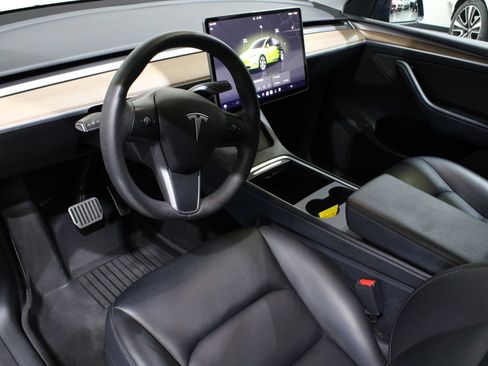 Used 2023 Tesla Model Y Long Range AWD/4WD image 23