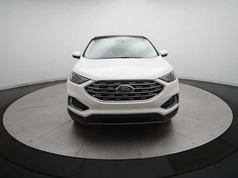 Used 2024 Ford Edge Titanium image 11