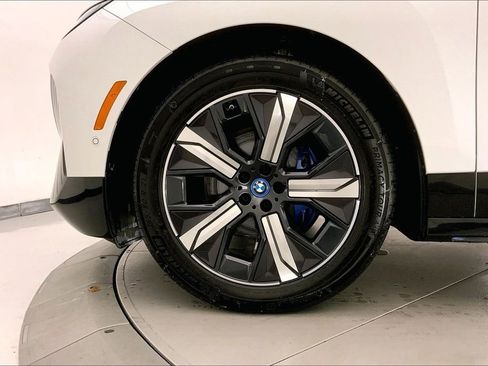 Certified 2023 BMW iX xDrive50 w/ Premium Package AWD/4WD image 8