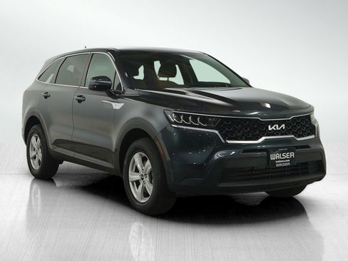 Used 2022 Kia Sorento LX image 7