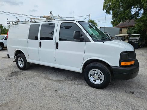 Used 2014 Chevrolet Express 2500 image 7