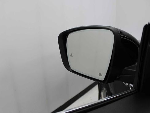 Used 2021 Maserati Levante image 7