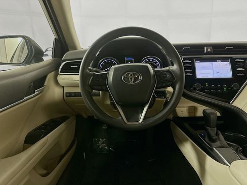 Used 2018 Toyota Camry LE image 24