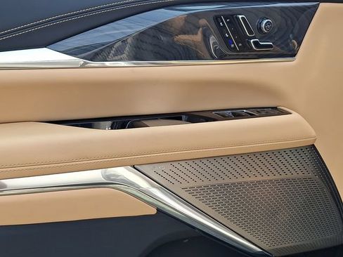 Certified 2026 Cadillac Escalade IQ Luxury 2 AWD/4WD image 12