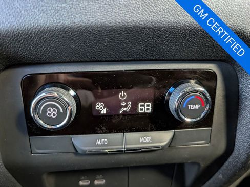 Certified 2025 Chevrolet Traverse LT image 30