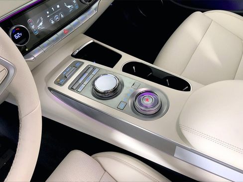 New 2024 Genesis Electrified GV70 Advanced image 6