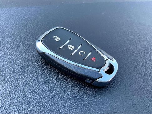 Used 2023 Chevrolet Bolt EUV LT w/ Comfort Package image 15