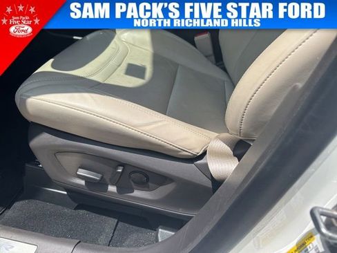 Certified 2023 Ford Explorer Platinum w/ Technology Package AWD/4WD image 9