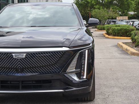 Used 2025 Cadillac Lyriq Luxury RWD image 18