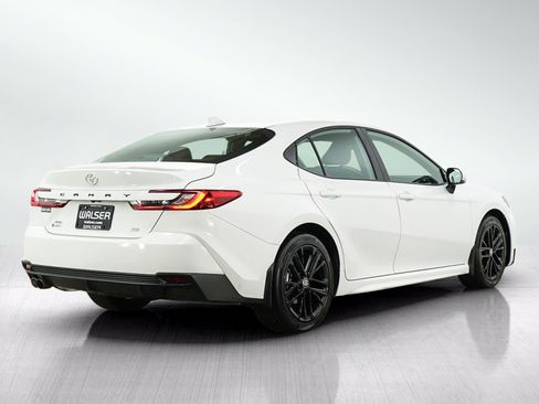 Used 2025 Toyota Camry SE AWD/4WD image 5