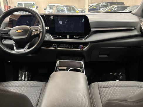 Used 2025 Chevrolet Equinox LT FWD image 33