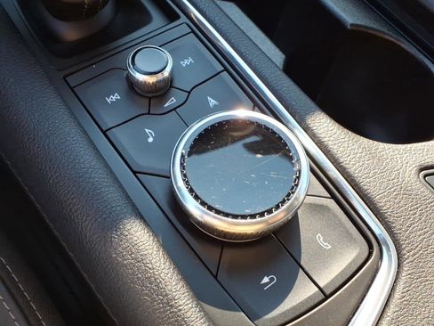 Used 2023 Cadillac XT6 Premium Luxury w/ Technology Package image 10