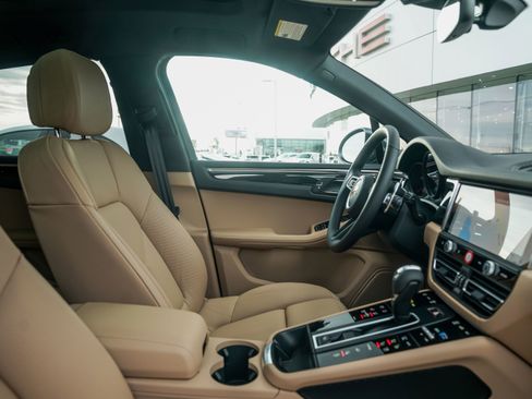 New 2026 Porsche Macan image 34