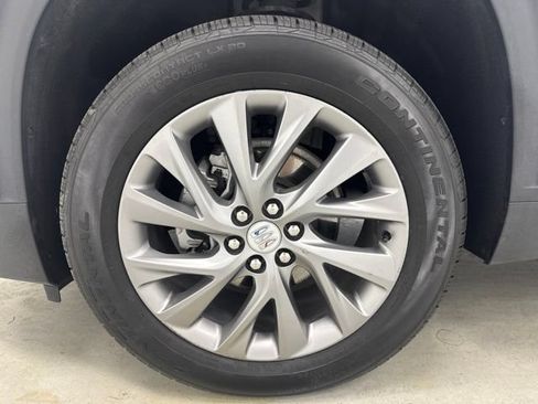 Used 2025 Buick Enclave Preferred FWD image 41
