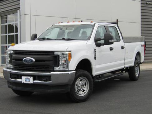 Used 2017 Ford F250 XL w/ Power Equipment Group AWD/4WD image 27