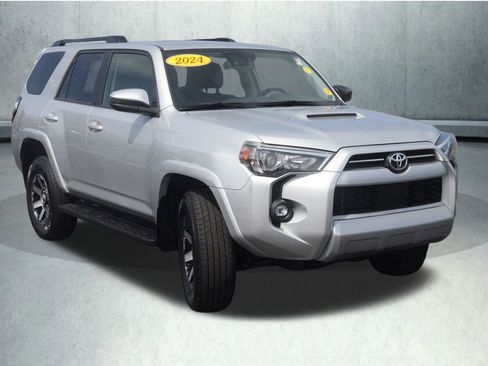 Used 2024 Toyota 4Runner TRD Off-Road AWD/4WD image 7