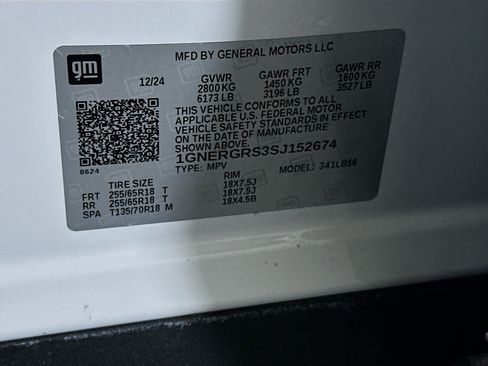 Used 2025 Chevrolet Traverse LT FWD image 12