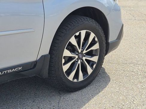 Used 2017 Subaru Outback 2.5i Limited AWD/4WD image 6