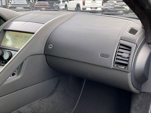 Used 2024 Jaguar F-TYPE R image 19