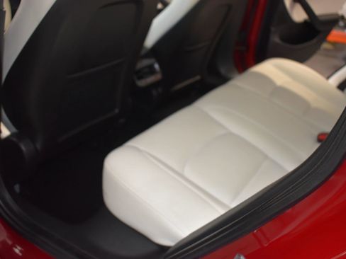 Used 2020 Tesla Model 3 Standard Range Plus image 9