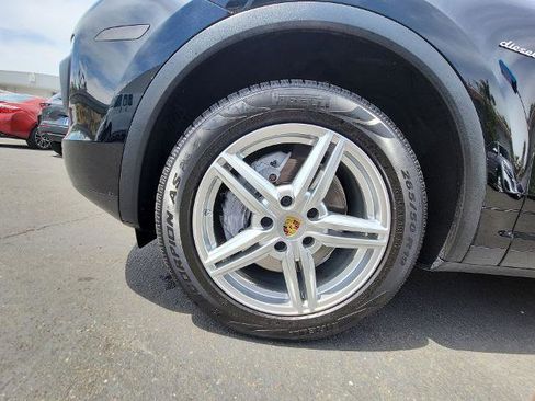 Used 2015 Porsche Cayenne Diesel AWD/4WD image 32
