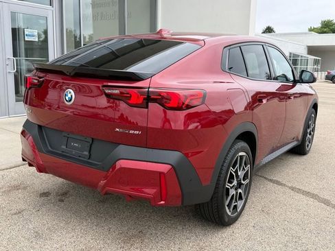 Used 2025 BMW X2 xDrive28i AWD/4WD image 3