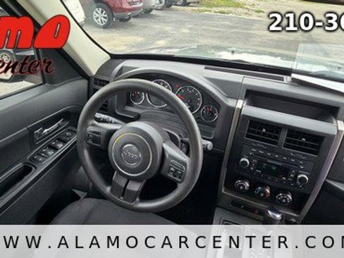 Used 2012 Jeep Liberty Sport image 18