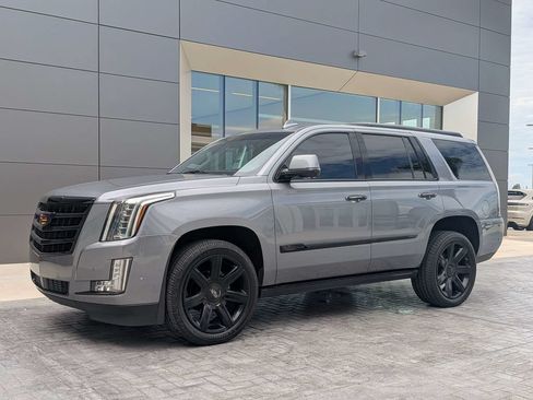 Used 2019 Cadillac Escalade Premium Luxury RWD image 1