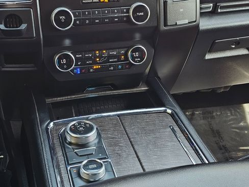 Used 2021 Ford Expedition Limited image 25