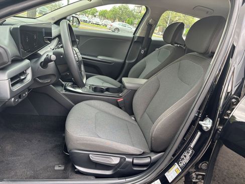 Used 2025 Kia K4 FWD image 22