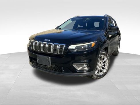 Used 2019 Jeep Cherokee Latitude w/ Cold Weather Group image 9