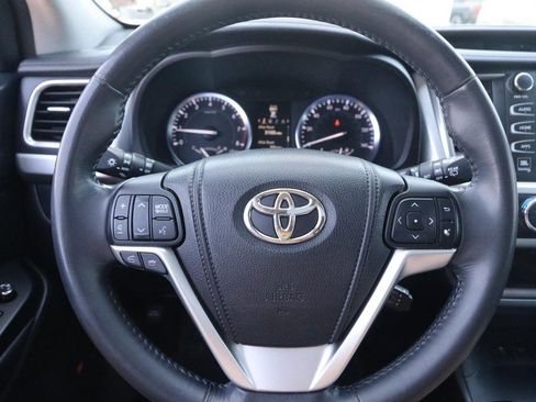 Used 2014 Toyota Highlander Limited AWD/4WD image 29