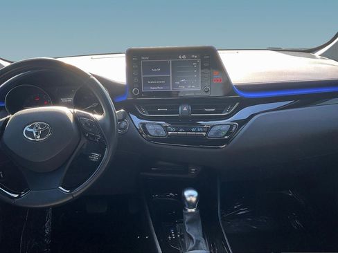 Used 2022 Toyota C-HR XLE FWD image 9
