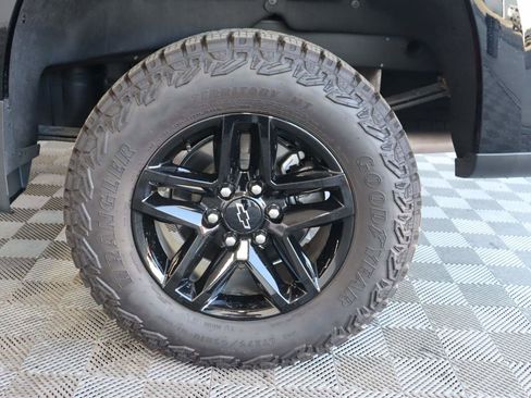 Certified 2026 Chevrolet Silverado 1500 Custom Trail Boss w/ LPO, Dark Essentials Package AWD/4WD image 16