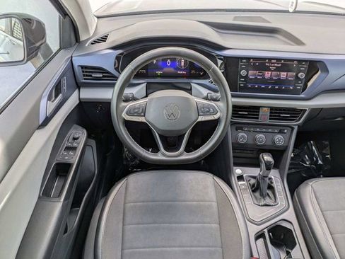 Used 2022 Volkswagen Taos SE FWD image 17